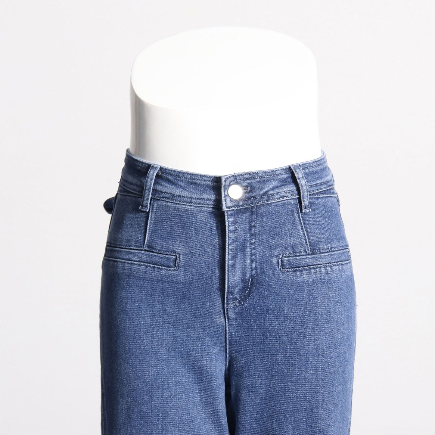 Elegant High-Waist Straight Jeans – Chic, Flattering & Timeless