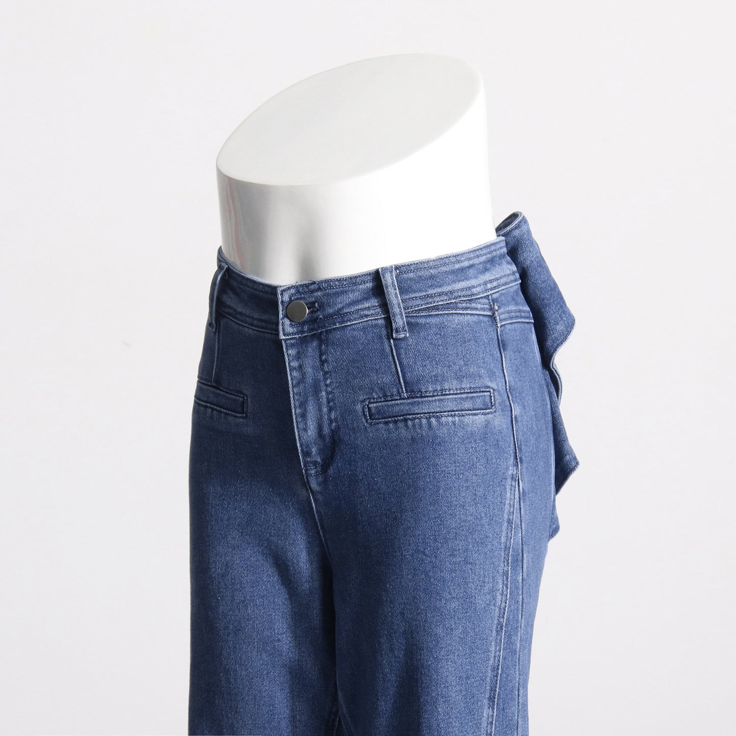 Elegant High-Waist Straight Jeans – Chic, Flattering & Timeless