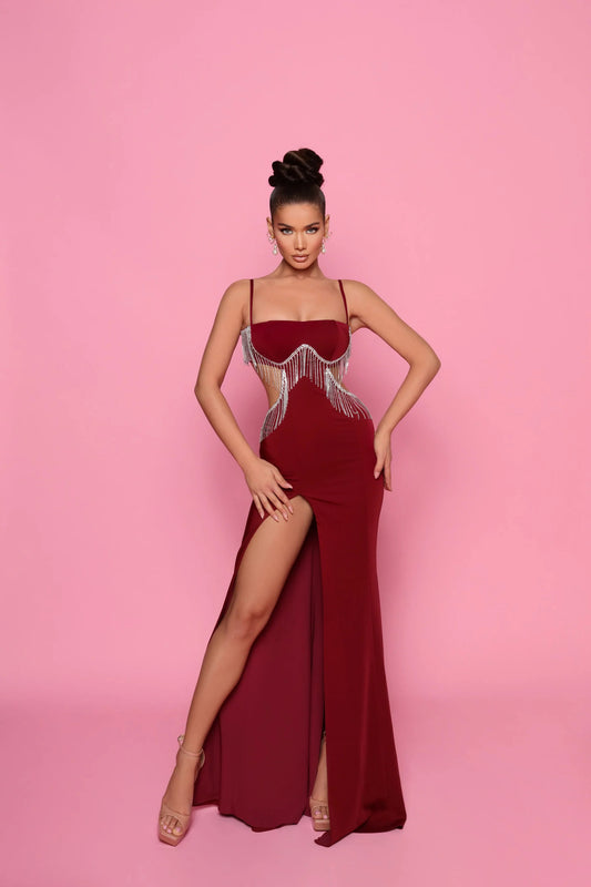 Yuna's Sexy and Elegant Spaghetti Strap Maxi Dress